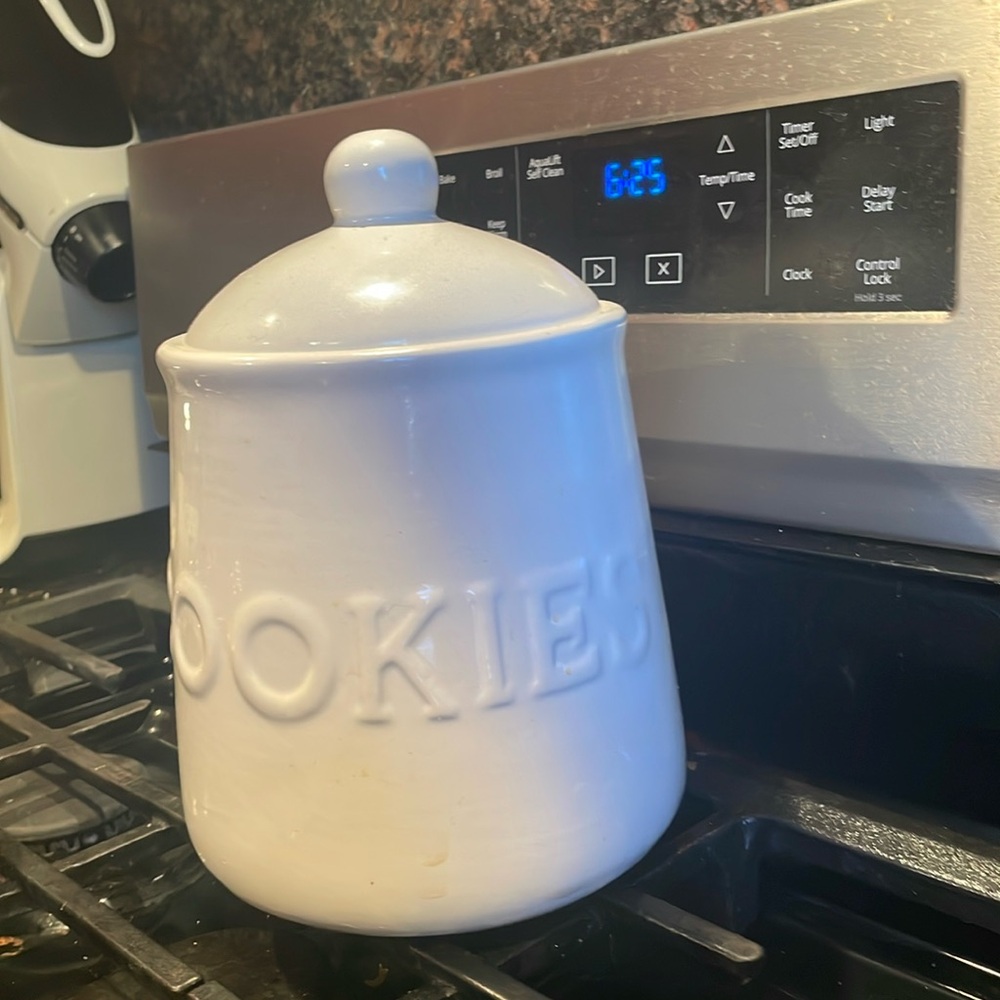 Classic Lenox white cookie jar